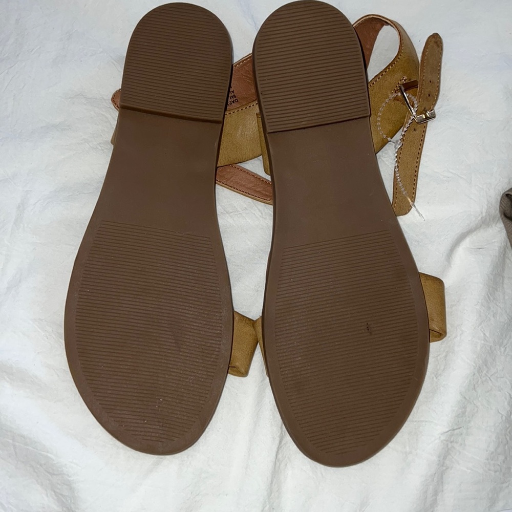 STEVE MADDEN DAELYN TAN SANDALS - Picture 4 of 8